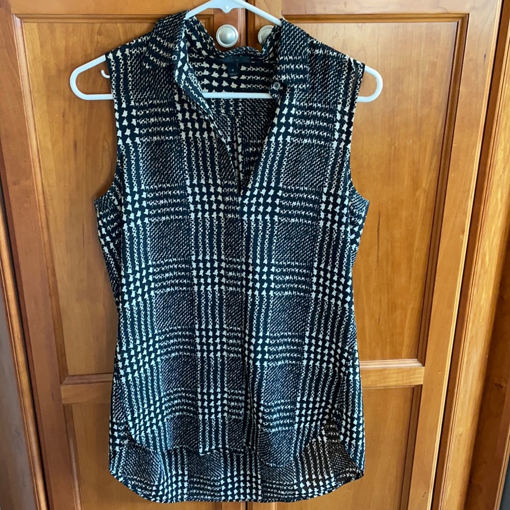 J crew sleeveless blouse, houndstooth size 0